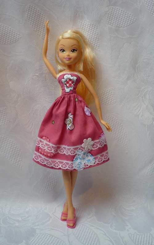 Krátké šaty pro Winx — foto 2