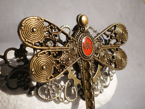 Steampunková čelenka do vlasů s vážkou — foto 2