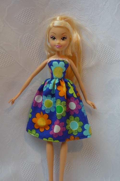 Krátké šaty pro Winx — foto 2