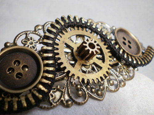 Steampunková spona do vlasů se zipem — foto 2