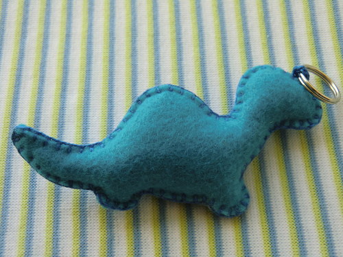 Přívěsek brontosaurus — foto 4