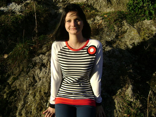 Pruhované tričko s kolečky — foto 3