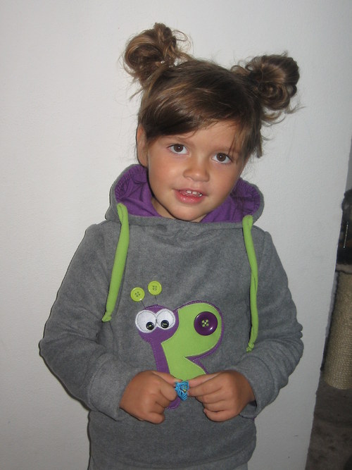 Mikinka s motýlkem — foto 5