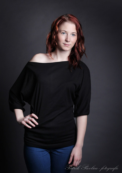 Odhalené ramínko červené — foto 2