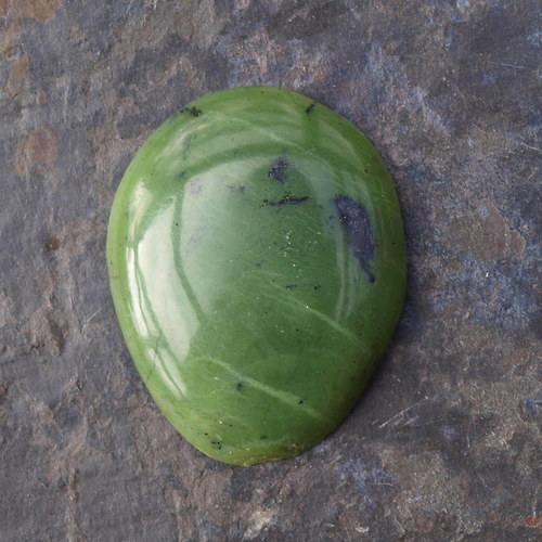 Jadeitový serpentyn, kabošon č.1180 — foto 2
