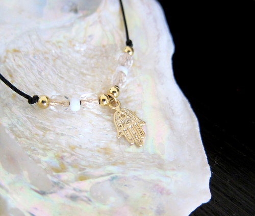 Delicate Hamsa Hand - pozlaceno — foto 2
