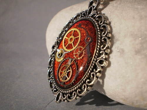Oranžový steampunkový náhrdelník — foto 4