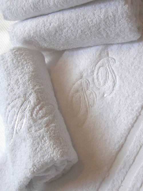 Uterák s monogramom — foto 2