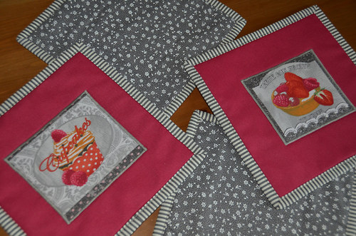 Four cakes (pod hrníčky) — foto 4
