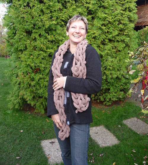 Ručně pletená šála (hnědá) — foto 2