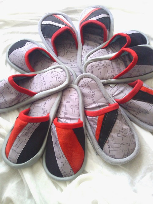 Šedo černo červeno — foto 3