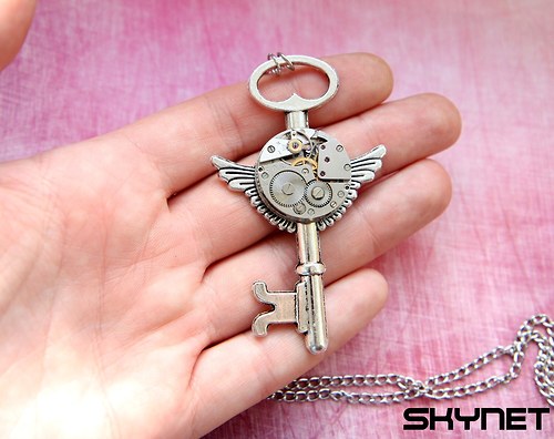 Okřídlený steampunkový klíček — foto 5