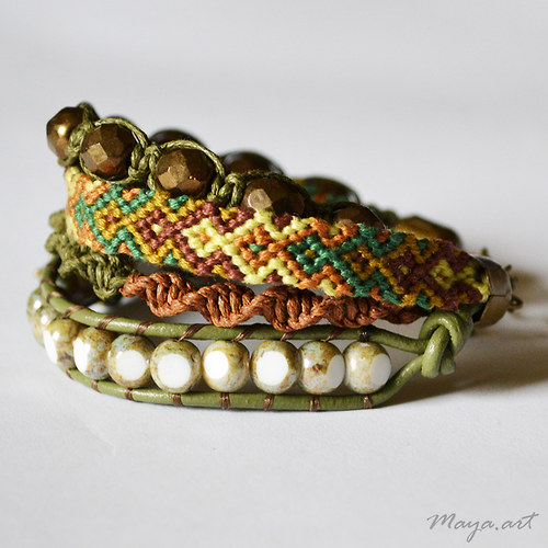 Hnědozelený náramek "EMBRACING BRACELET" — foto 2