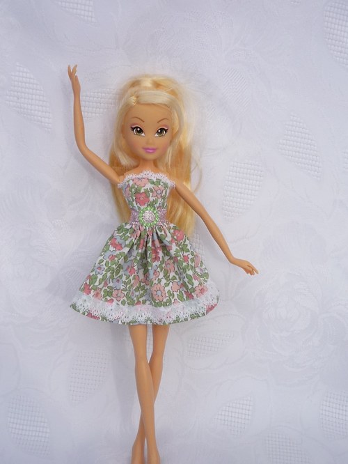 Krátké šaty pro Winx — foto 2