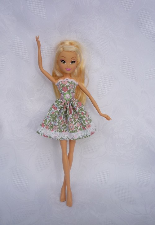 Krátké šaty pro Winx — foto 3