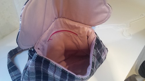 Objemná módní kabelka kostkovaná — foto 3