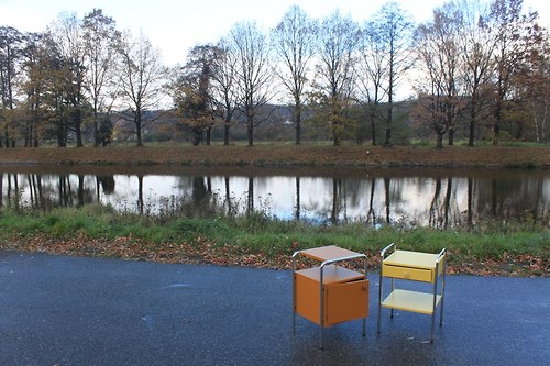 Firma Gottwald - chromovaný stolek "Karamel" — foto 3