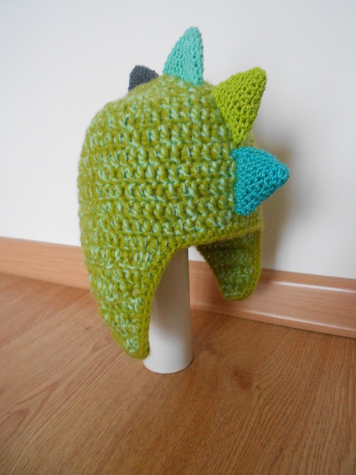 *** zimní háčkovaná dino ušanka *** — foto 3