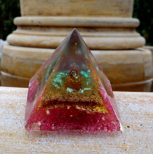 Orgonit - ČAKRY - pyramida 5x5cm — foto 3