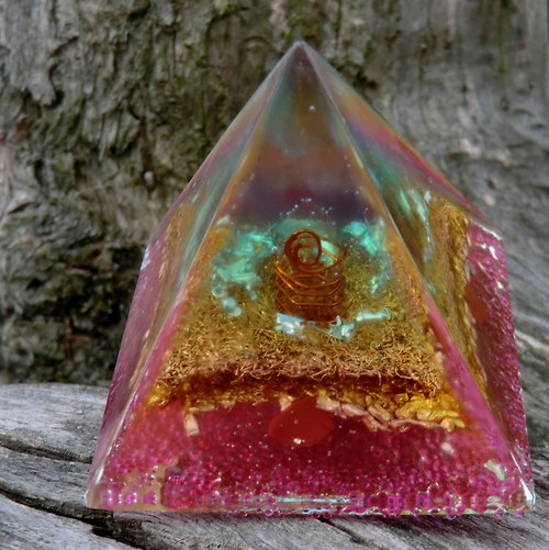 Orgonit - ČAKRY - pyramida 5x5cm — foto 5