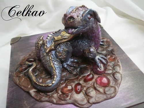 Dřevěná krabička s drakem — foto 3