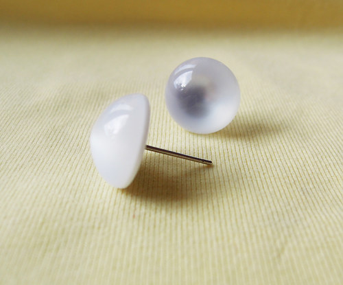 Bílé lesklé pecky 13mm (chirurgická ocel) — foto 4