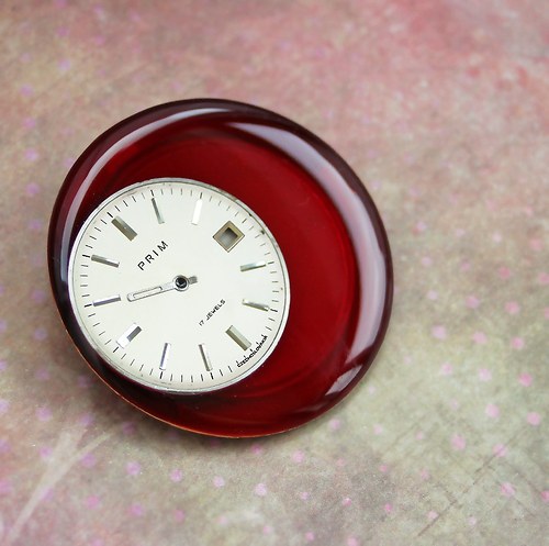 Red brooch — foto 3