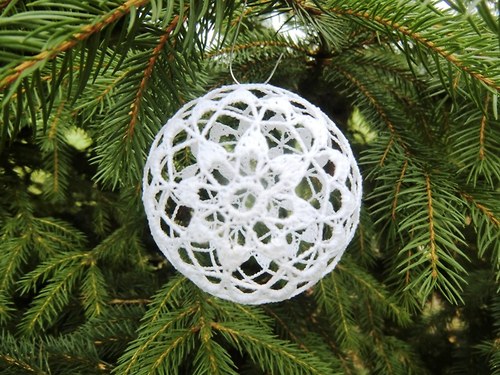 Háčkovaná vánoční koule č. 4 malá — foto 3