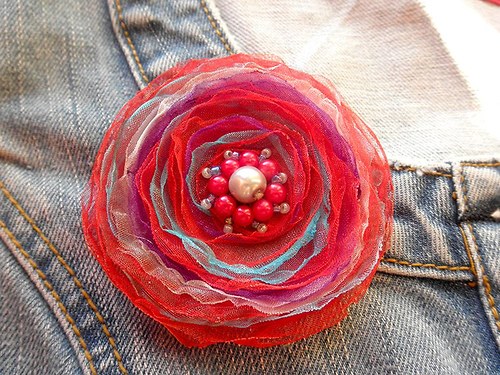 Brož "Červená květinka" — foto 2
