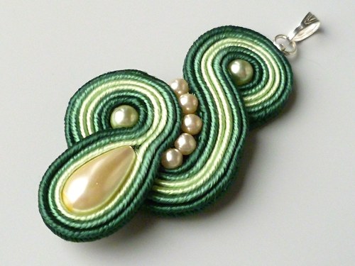Soutache přívěsek - zelený klíč — foto 4