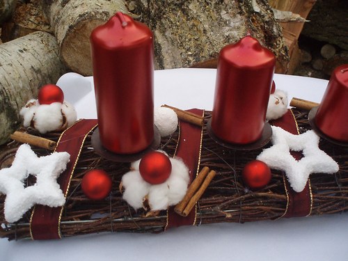Moderní adventní věnec- vínový — foto 3