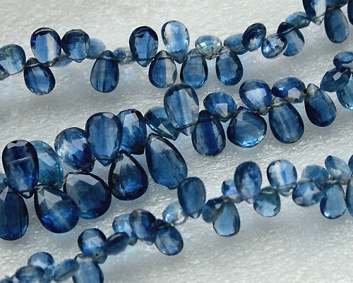 Kyanit (disthen) natural brioletka — foto 5