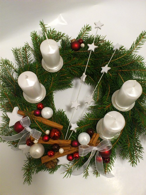 Adventní věnec.. bílo-červený — foto 2