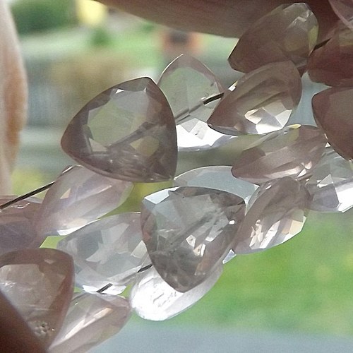 Růženín pyramidky 7x7mm — foto 3