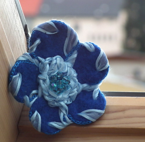 Kytičková brož - nebesky modrá — foto 2