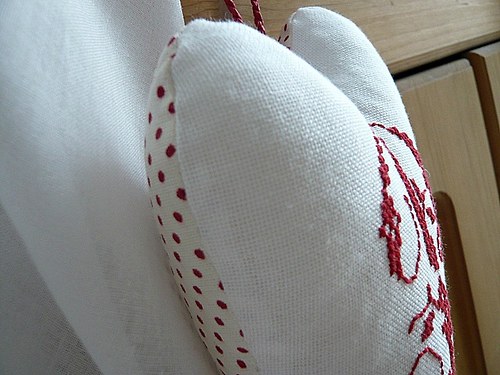 Srdíčko s výšivkou "B" — foto 2