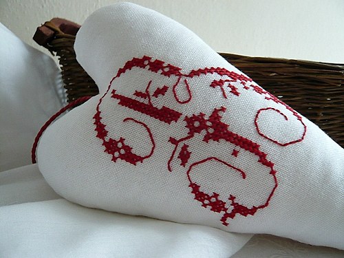 Srdíčko s výšivkou "B" — foto 5