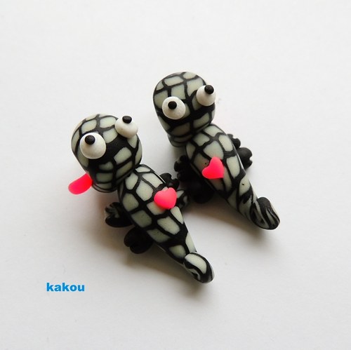 Zakousnutí chameleoni černý svítící — foto 2