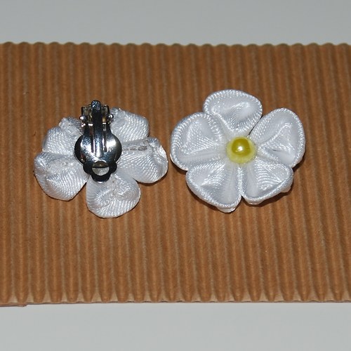 Kanzashi nausnice — foto 2
