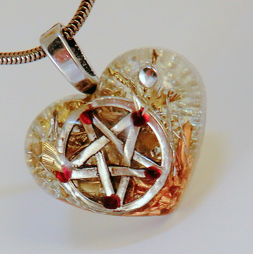 Orgonit (Aa1) Pentagram s granáty — foto 2