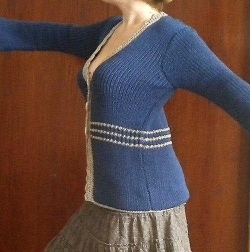 Tmavá modř&béžová — foto 2