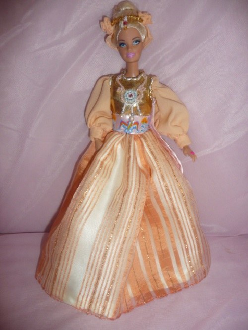 Variace na Barbie Popelkou — foto 2