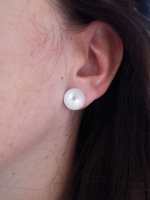Bílé lesklé pecky 13mm (chirurgická ocel) — foto 6