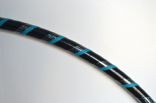 Obruč na hooping černo-zelenomodrá 95 cm — foto 2
