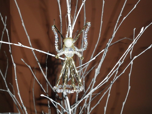 Ozdoba - korálkový andělíček 8 cm — foto 2