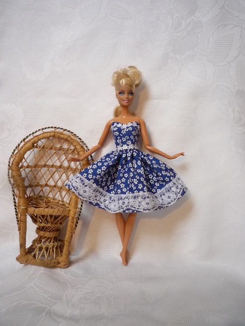 Modré květinové šaty — foto 2
