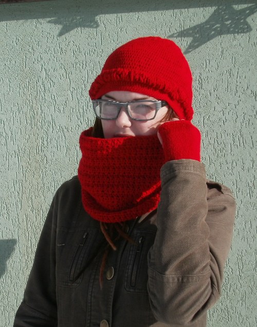 Červený nákrčník — foto 2