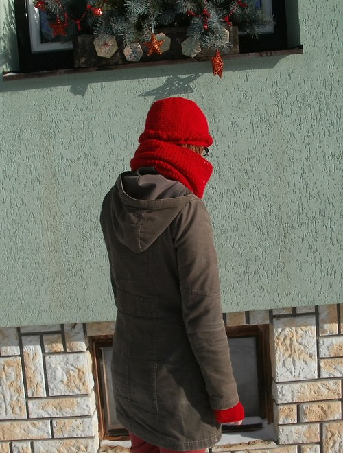 Červený nákrčník — foto 3