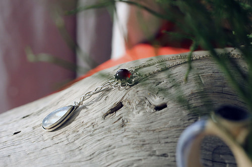 ...amulet, průvodce...Žena... — foto 2