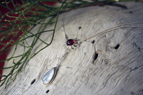 ...amulet, průvodce...Žena... — foto 5